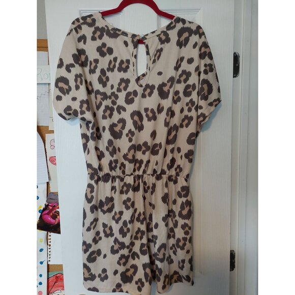 Leopard Print BiB! Short Sleeve Romper With V-Neck & Keyhole Back Drawstring Wai - Picture 4 of 4